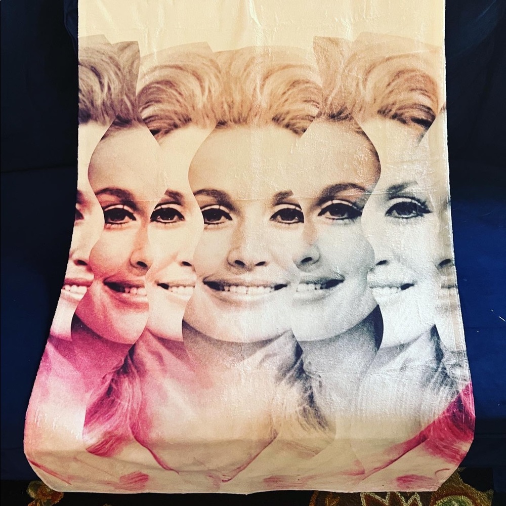 🔥 AWESOME NWT TOWEL XL DOLLY PARTON BEACH TOWEL 55x27 inches ONE OF A KIND